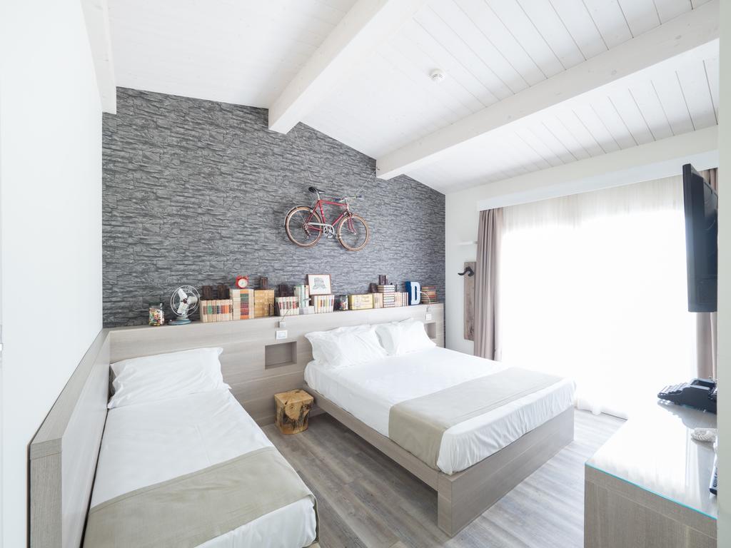 Meridiana Family & Nature Hotel マリーナ・ロメア 部屋 写真
